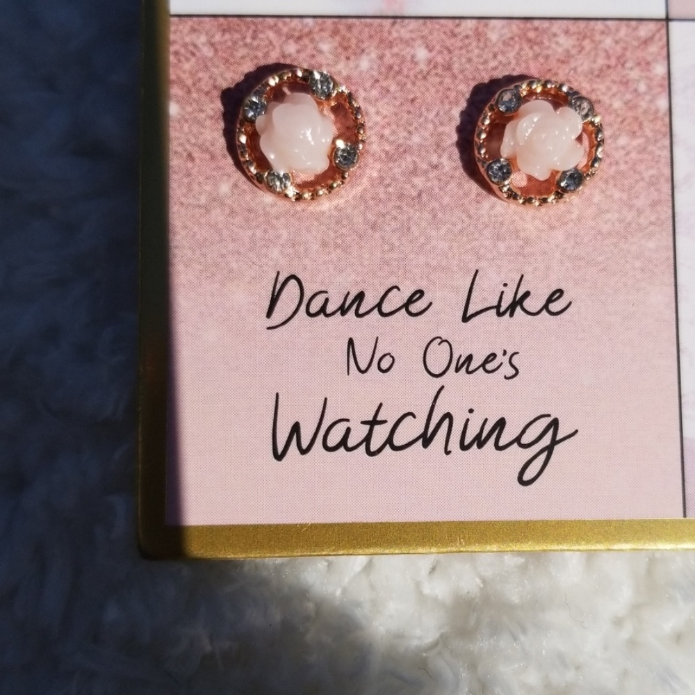 Let's Make Plans - 6 Pairs of Earrings - Picture 4 of 4